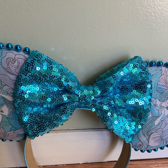 Minnie Mouse Ears - Picture 2 of 3